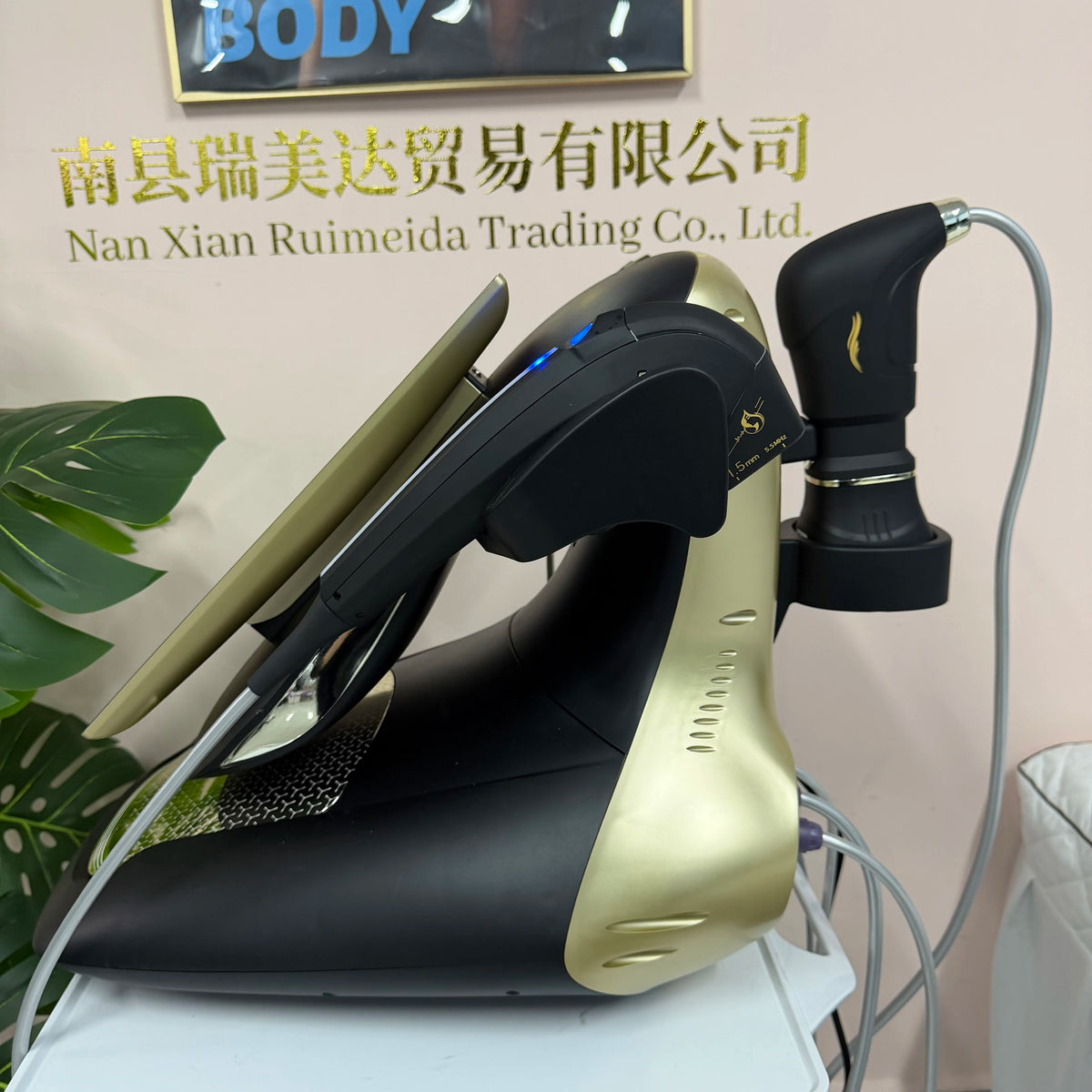 360 MAX HIFU Machine For Non Invasive Facial Firming